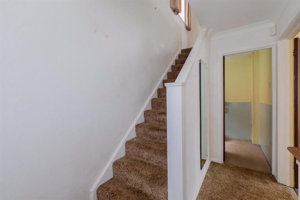 Aldebury Road, Maidenhead - View 5