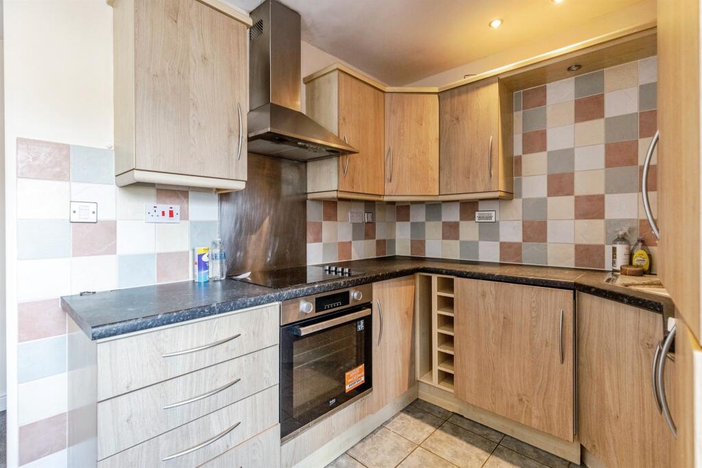 Apartment in Kettering, North Northamptonshire - More