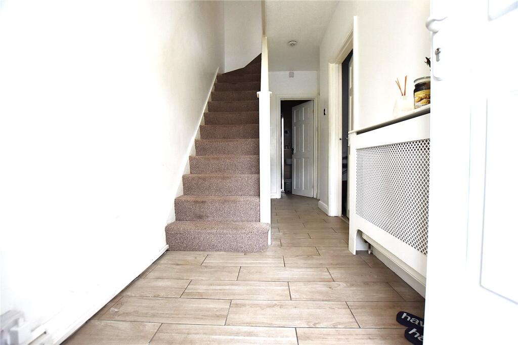 House in Croydon - View 5