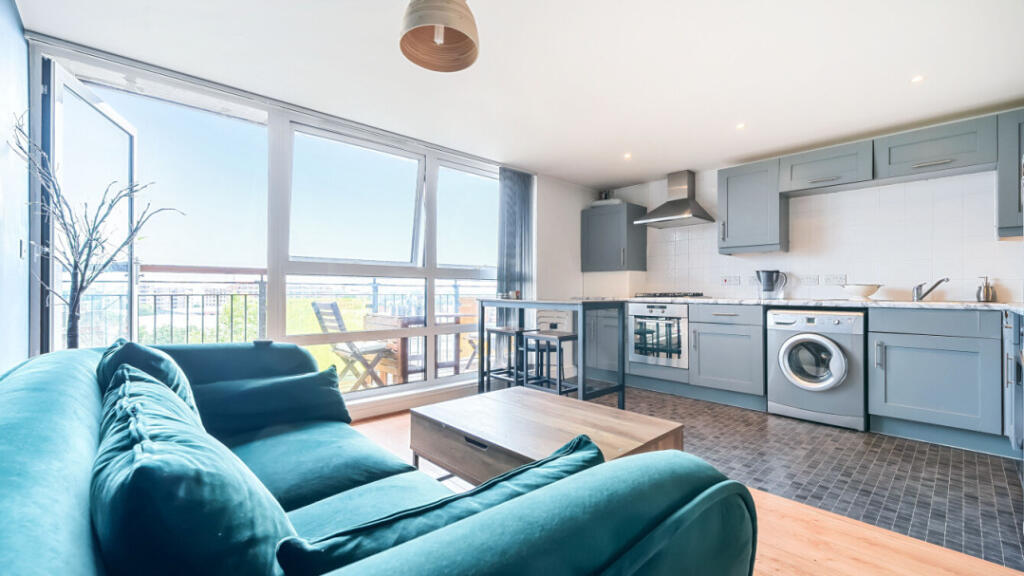 Main image of property: Augustus Court, Old Kent Road, London, SE1 4NY