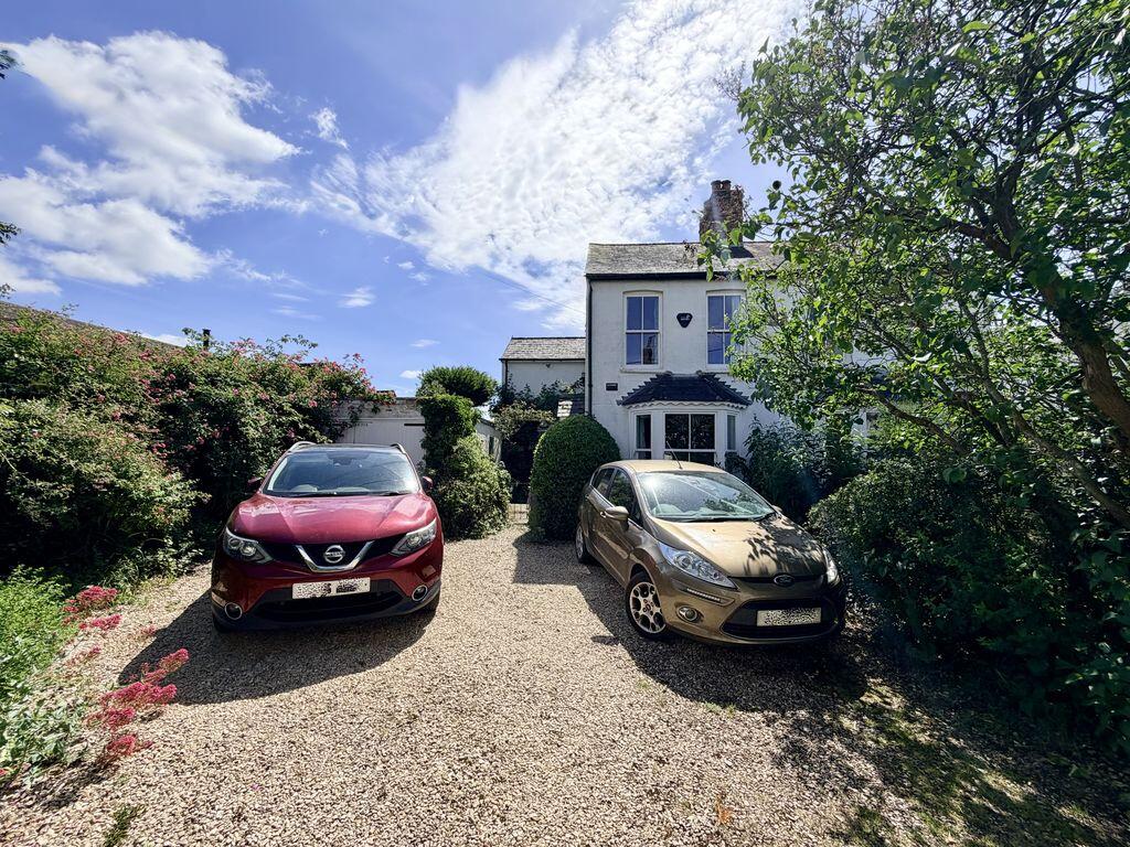 3-bed semi-detached on Berghers Hill - Gorgeous Character Property, £775,000
