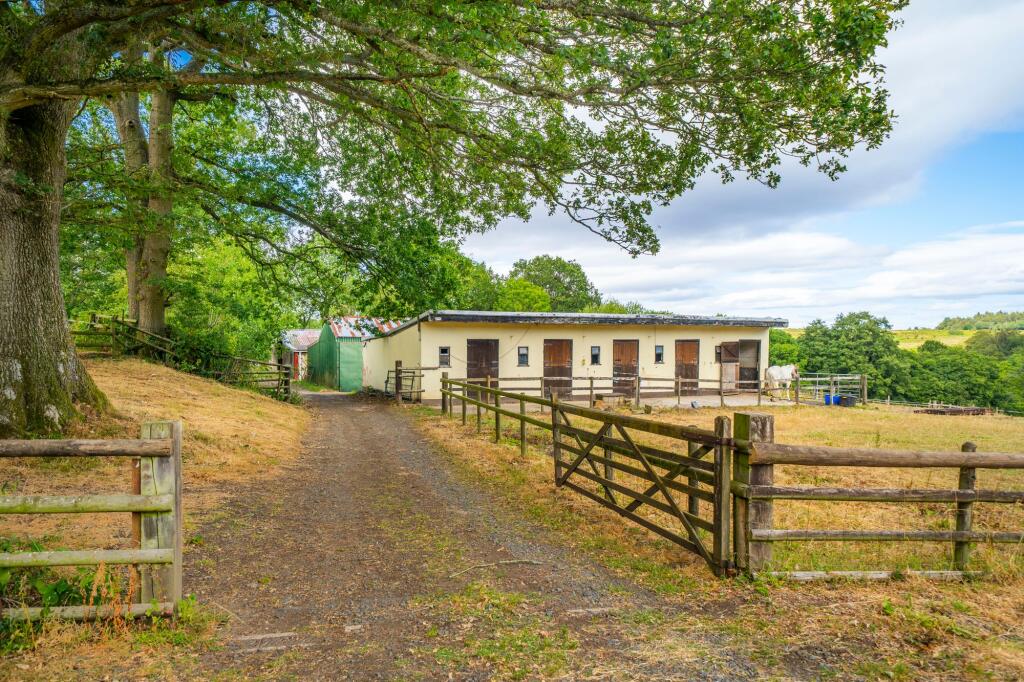House in Dudley - View 3