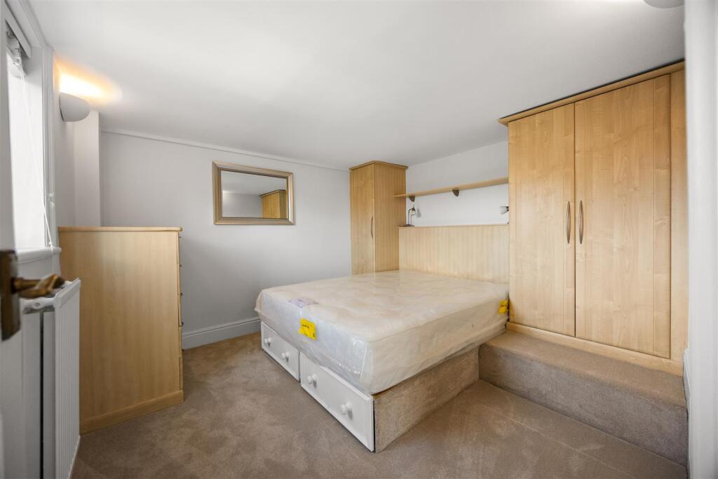 Apartment in London - View 5