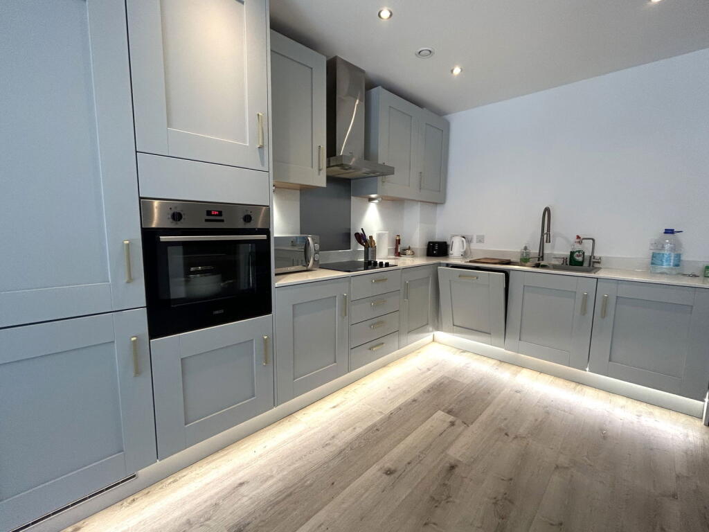 7 Gramophone Lane, Hayes, UB3 1FP photo 4