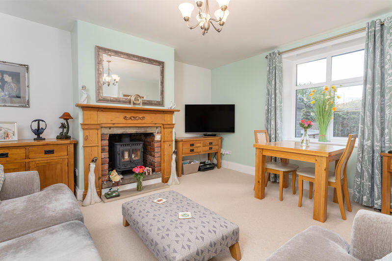 Dove Cottage, 268 Oldham Road, Rishworth HX6 4QB photo 2
