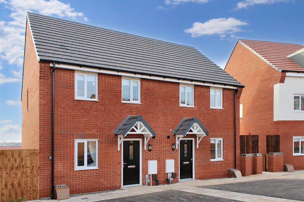 Main image of property: Horwood Drive, Gedling, NG4 4NF