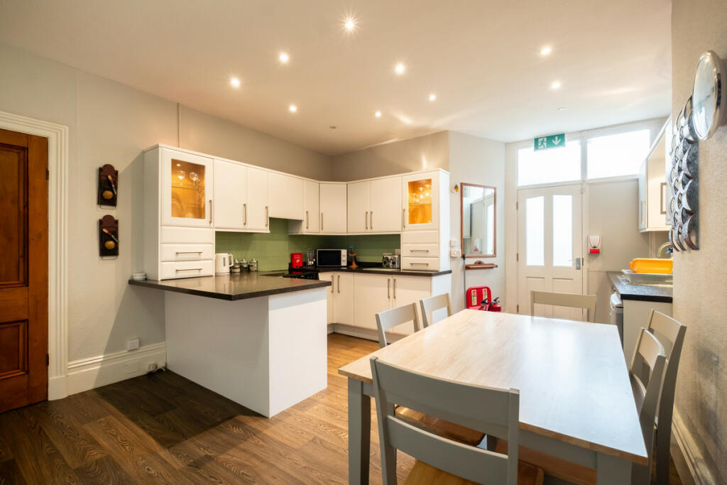 5-bed terraced on West Bank Avenue, Lytham St. Annes, FY8, £612,500