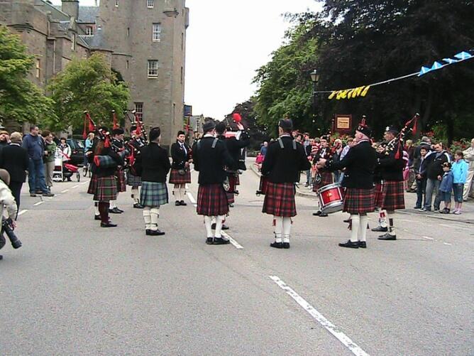 Dornoch Pipe Band