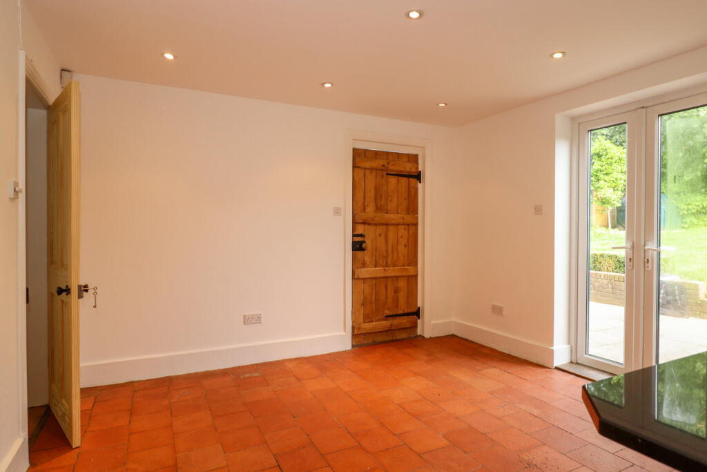 House in East Hampshire, Ropley - View 5