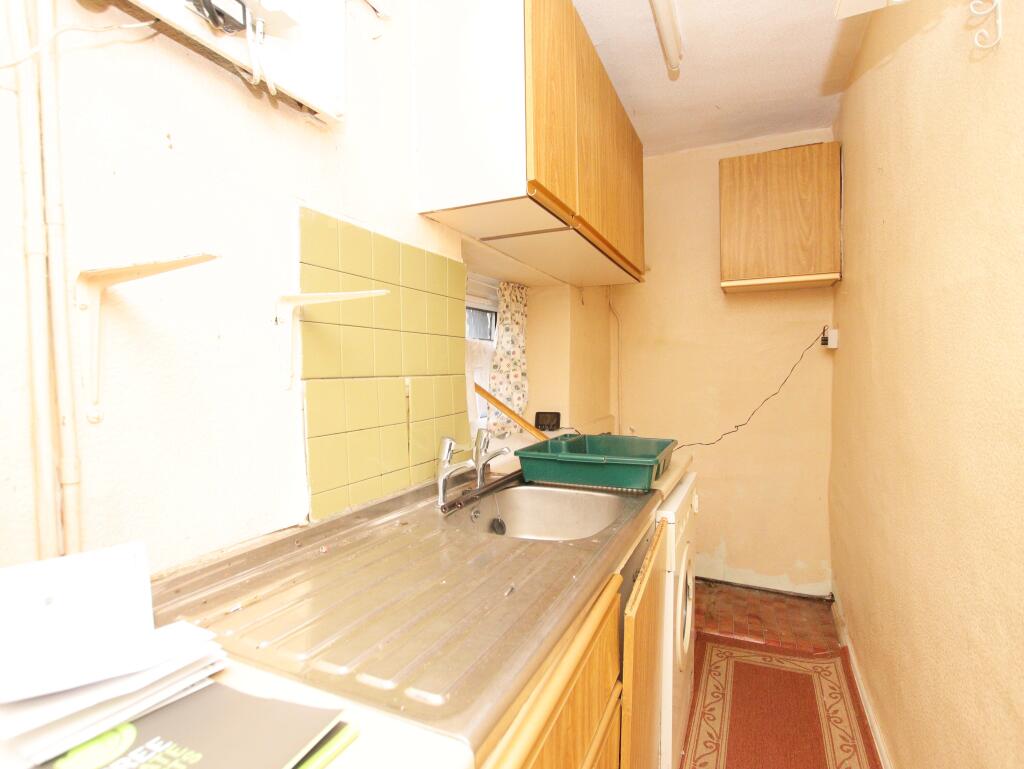 Glandwr Terrace, Tonypandy, CF40 2HU photo 5