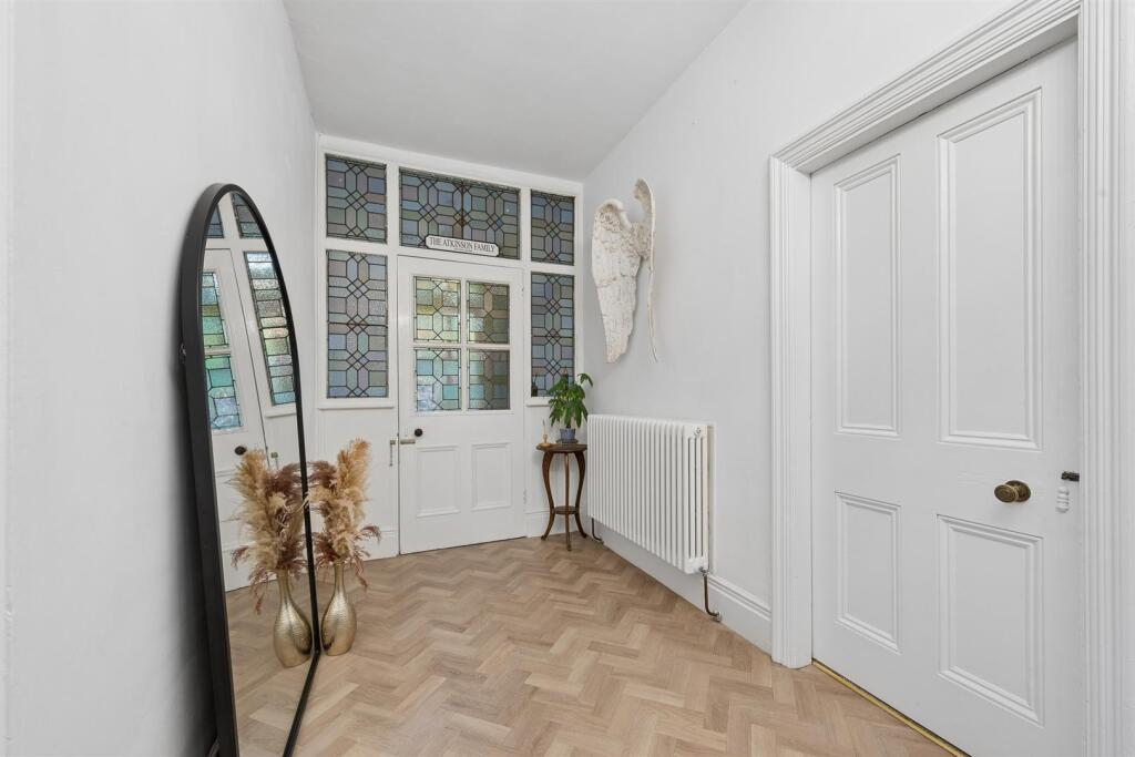 House in Wyre Forest, Aggborough, Kidderminster - View 5