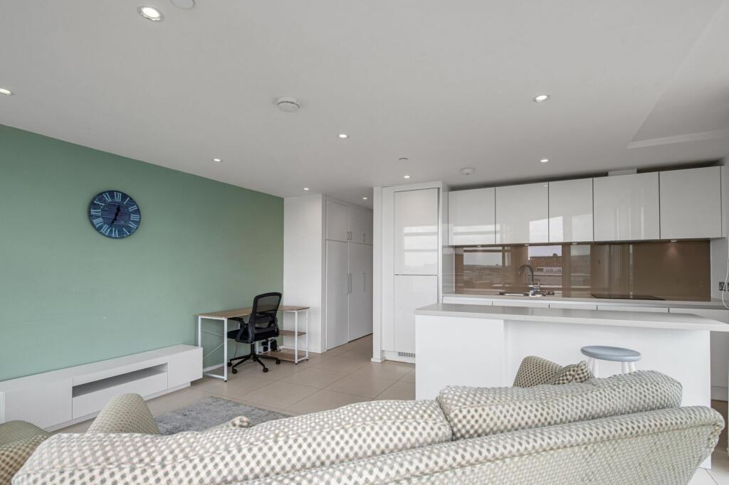 Apartment in Nottingham, Lace Market, The Meadows - View 4