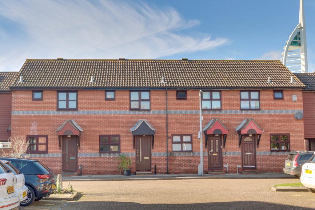 2-bed terraced on Beehive Walk, Portsmouth, £300,000