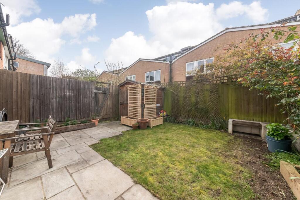 House in London - View 5
