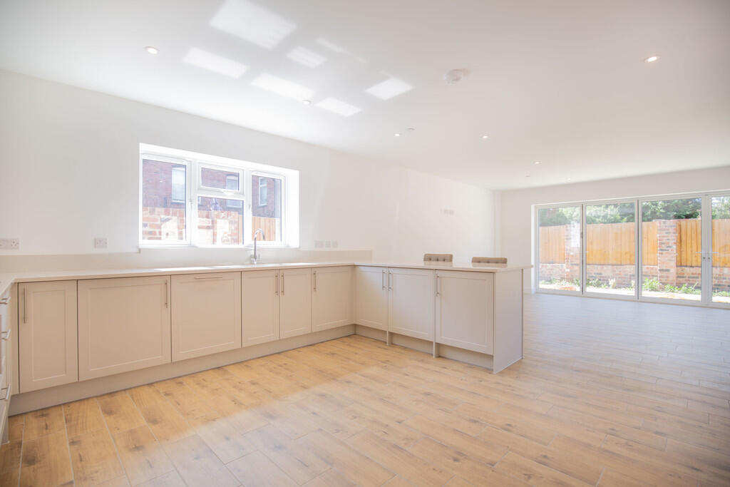 House in North Warwickshire, Hartshill - View 4