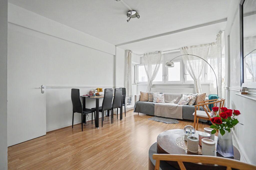 Apartment in London - More