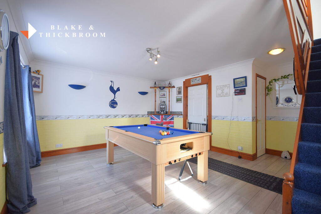Becontree Close, Clacton-on-sea, Essex, CO15 4UR photo 2