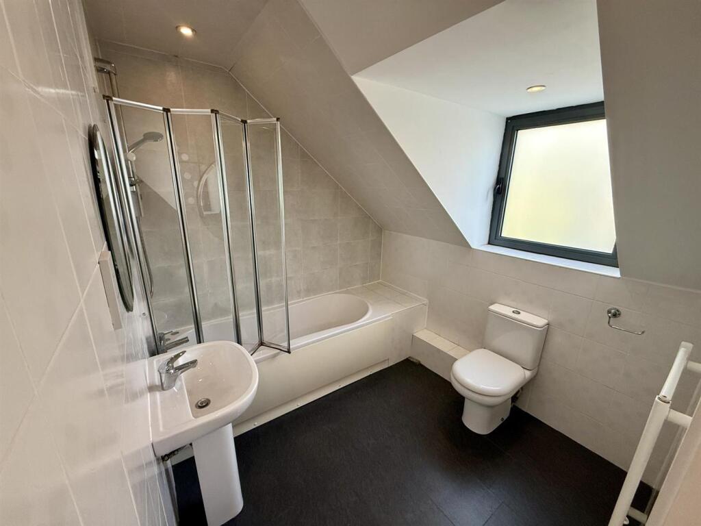 House in Leeds - View 4