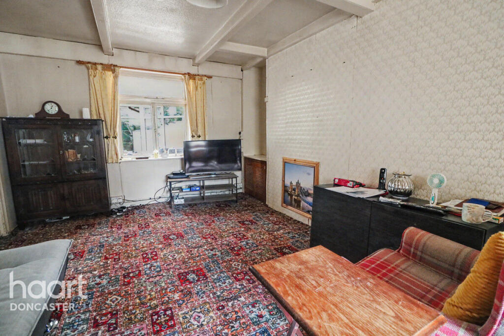 House in Doncaster, Barnby Dun with Kirk Sandall - View 5