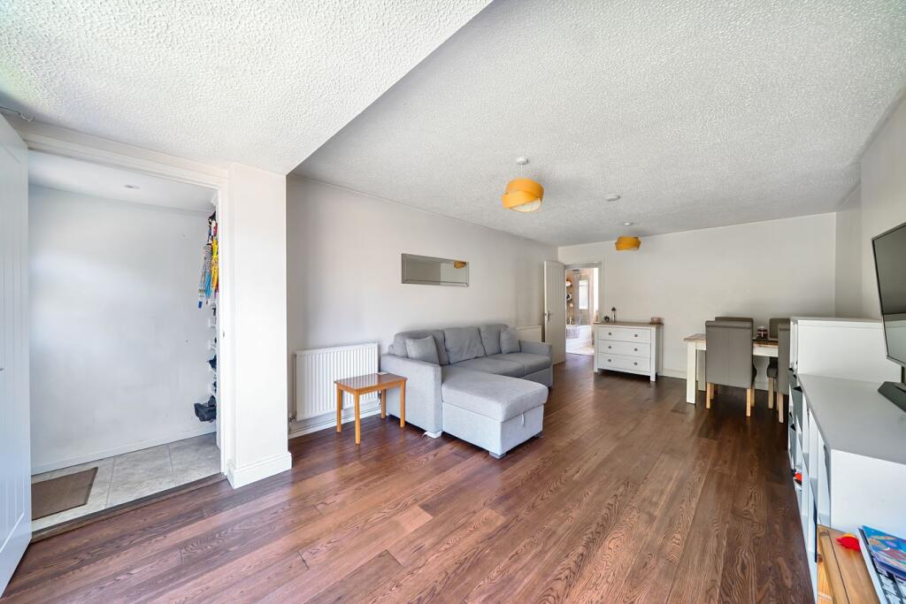 Apartment in Flitwick, Central Bedfordshire - More