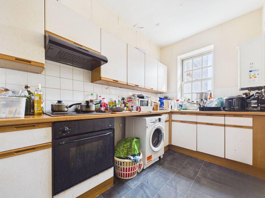 Apartment in Worcester - More