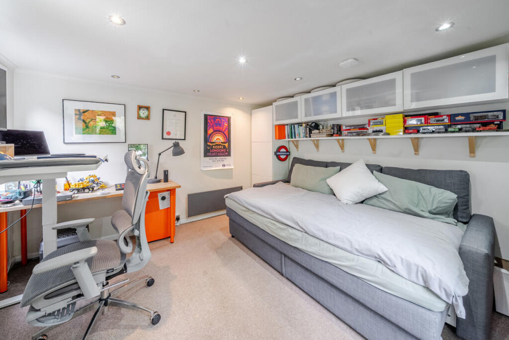 Apartment in London - More