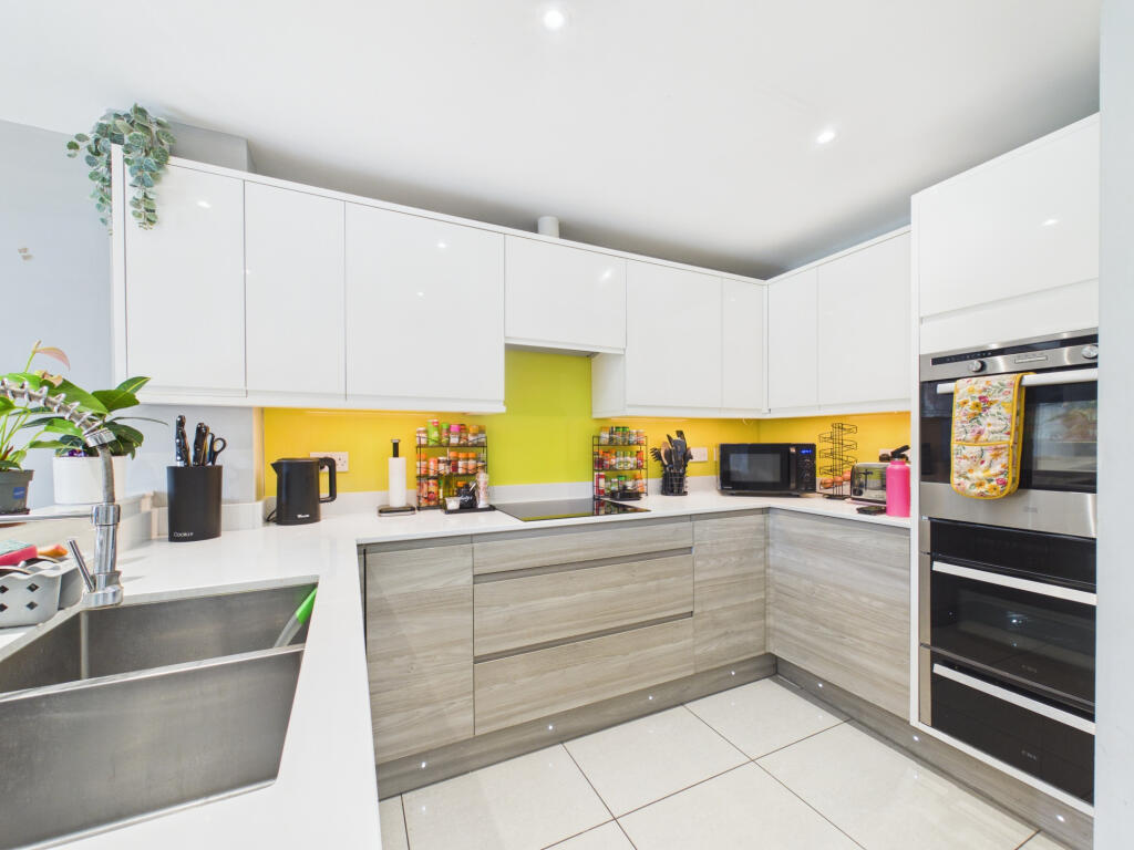 House in Hull, Kingston upon Hull - View 5