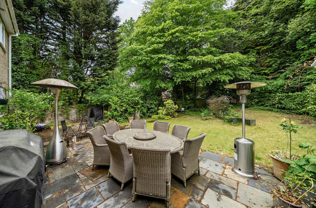 Westerdale Drive, Frimley, Camberley, Surrey, GU16 photo 4