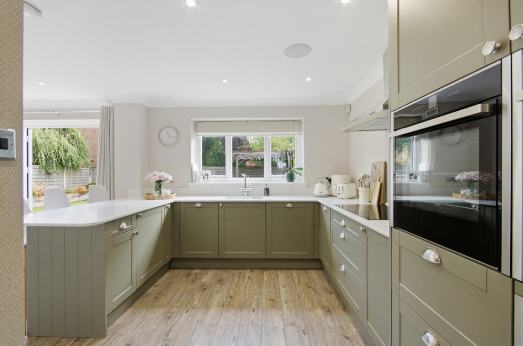 House in Southampton - More
