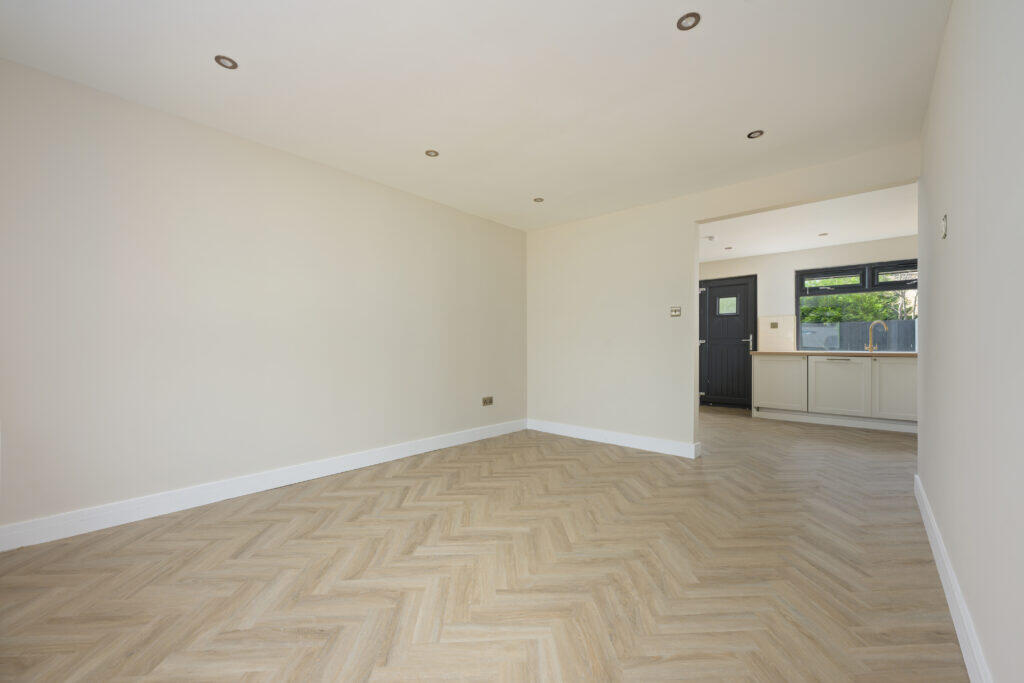 Whitelees Road, Cumbernauld photo 4
