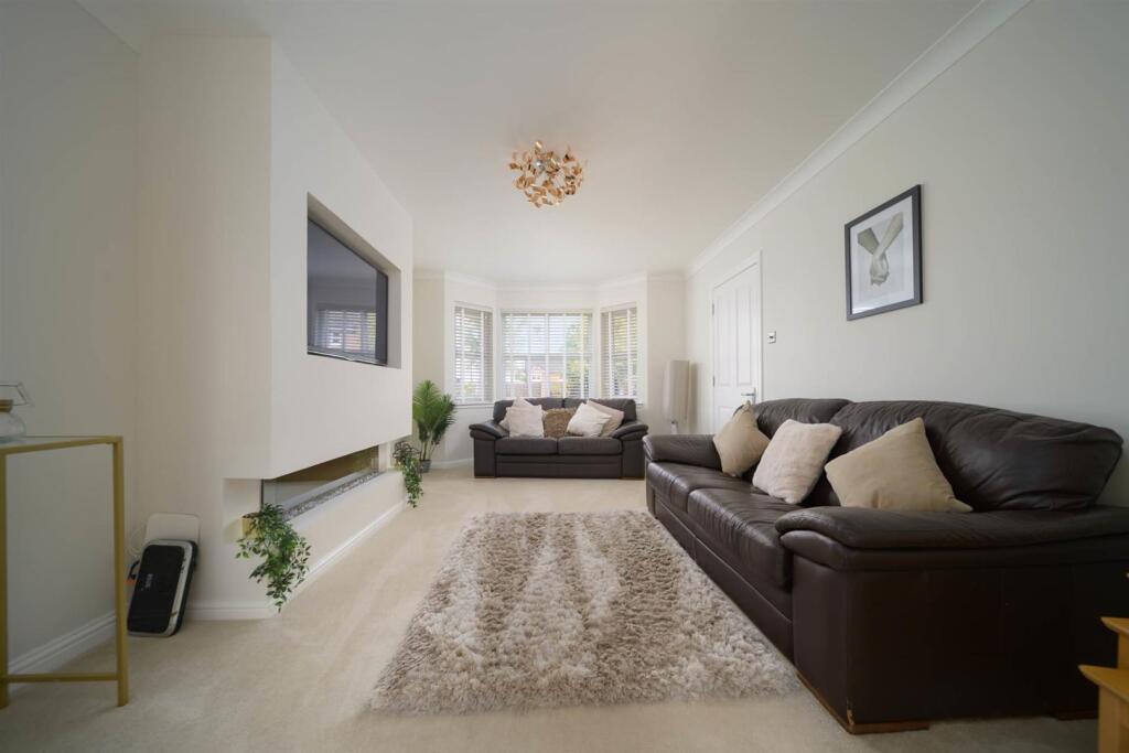 House in Perth, Tulloch - View 2