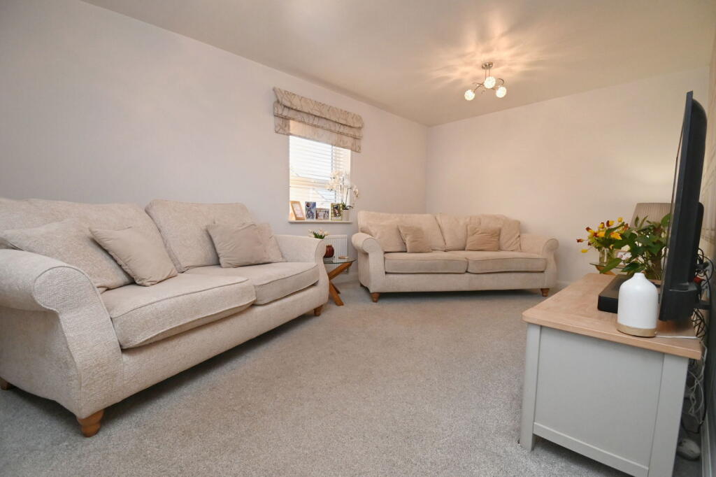 Ring Farm Lane, Cudworth, Barnsley, South Yorkshire, S72 8FU photo 4