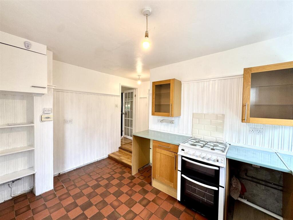House in Newport - More