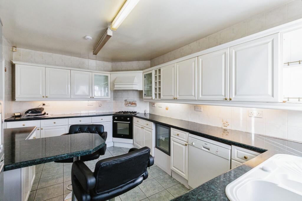 Newton Drive, Blackpool, FY3 photo 3