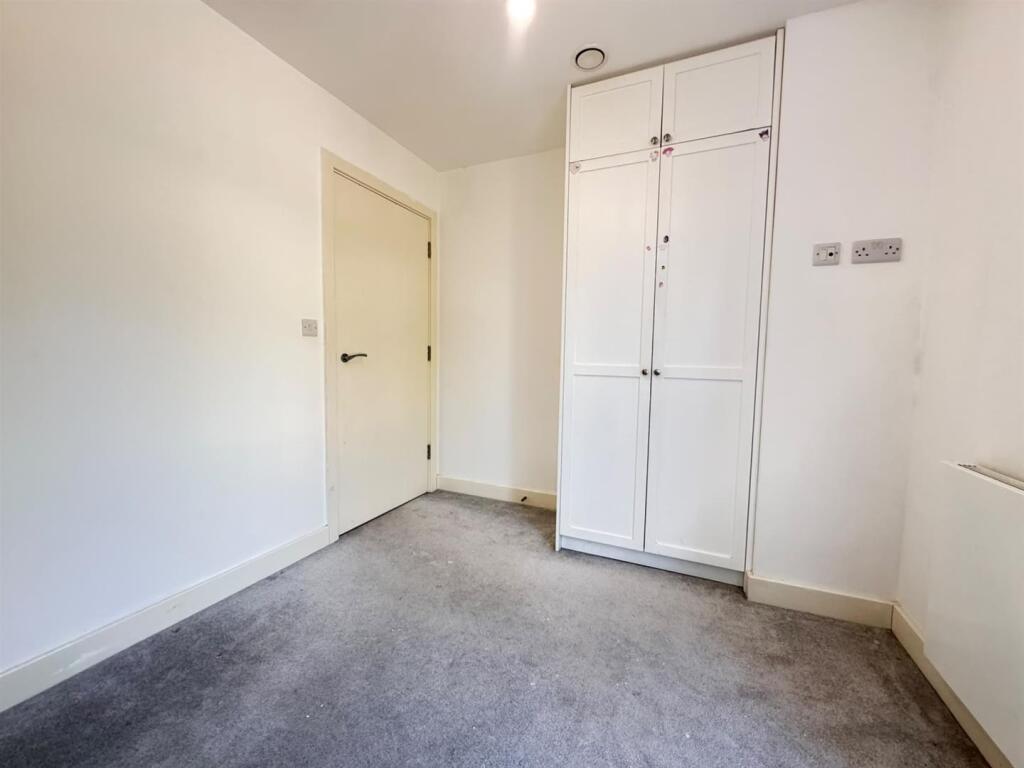 Apartment in London - More