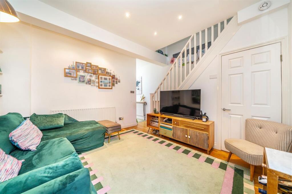 House in London - View 5