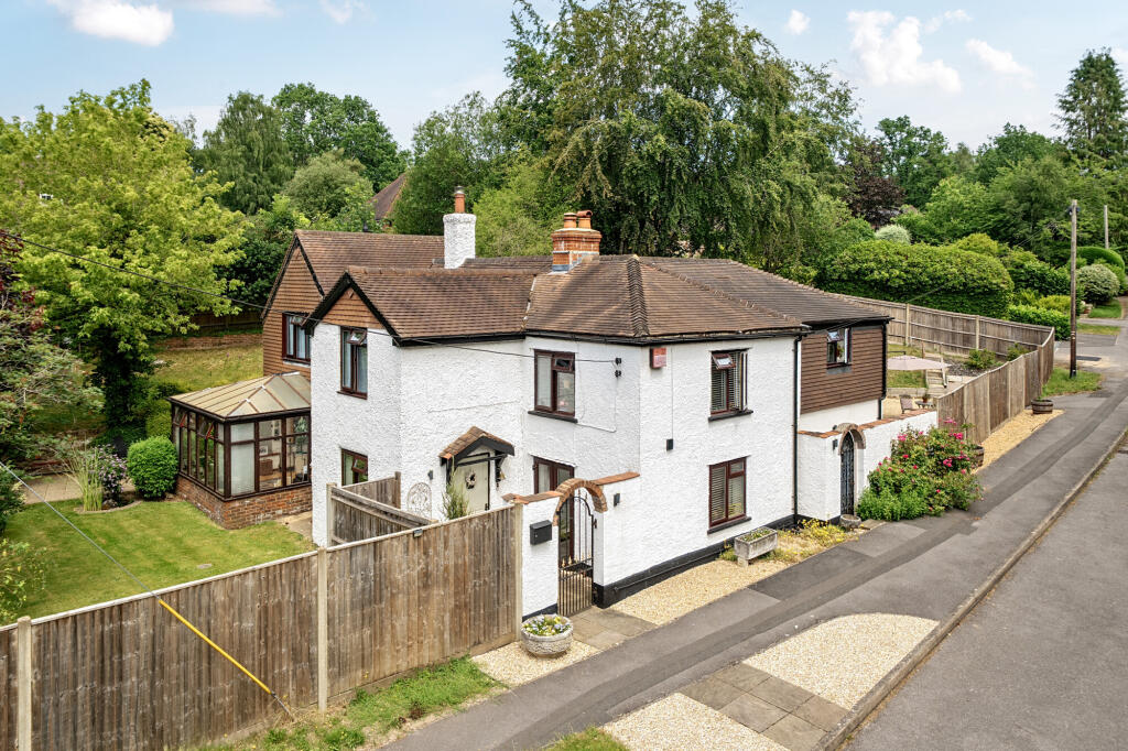 Main image of property: London Road, Liphook, GU30
