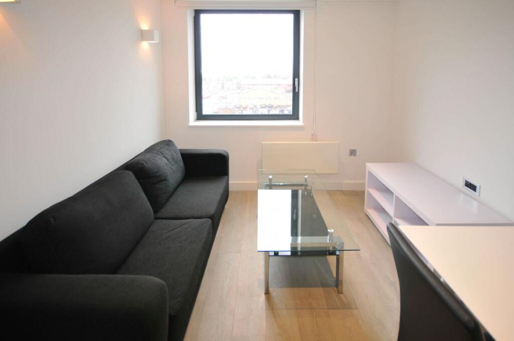 Apartment in Slough - More