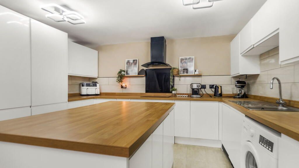 Austin Crescent, Plymouth, PL6 5QT photo 2