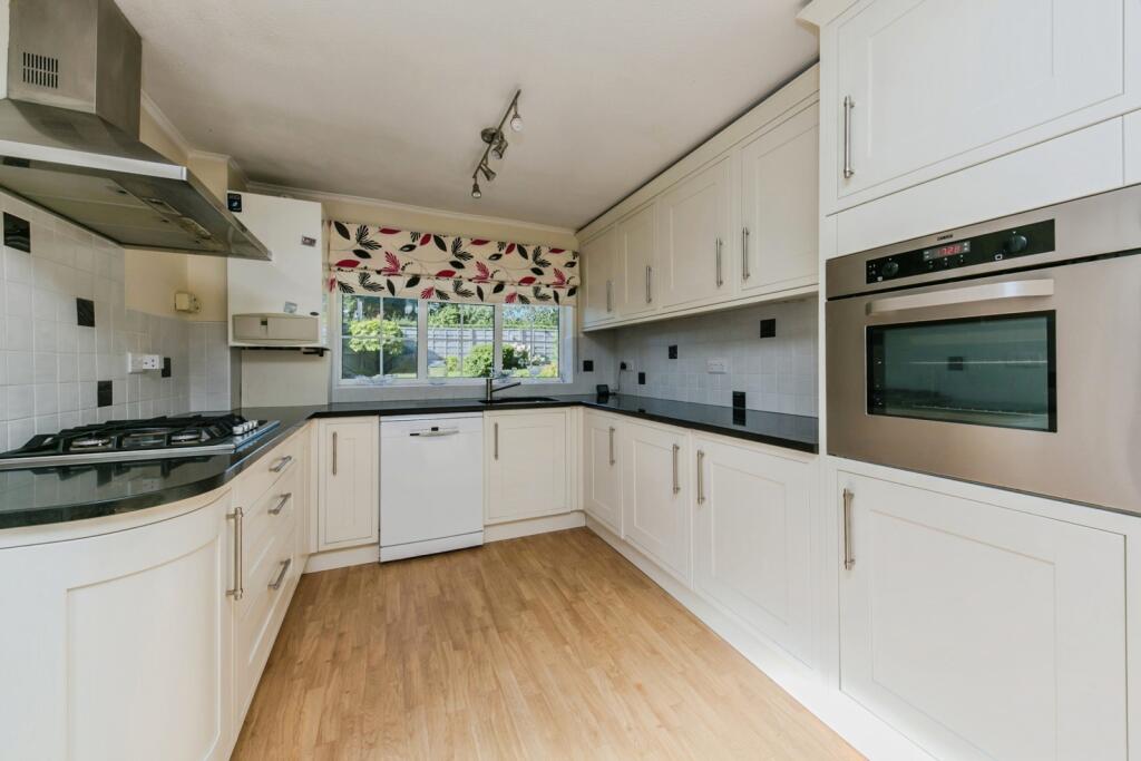 House in Macclesfield, Jasmine Park, Greenside - View 3