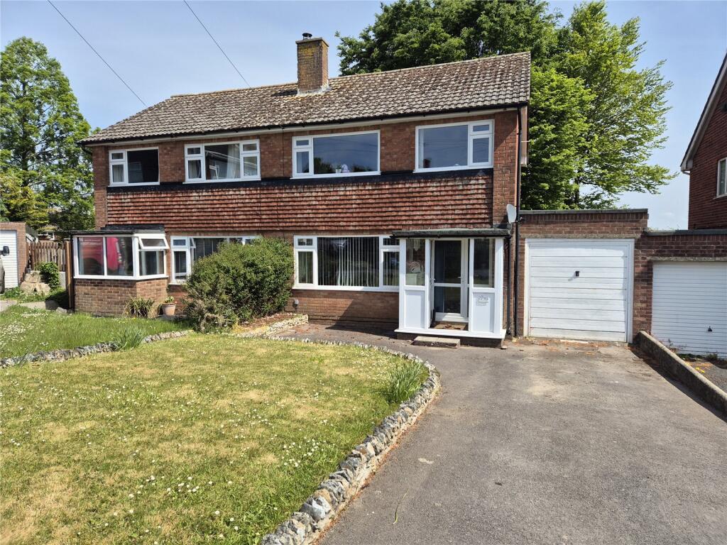 3-bed semi-detached on King Cuthred Close, Chard, Somerset, TA20, £260,000