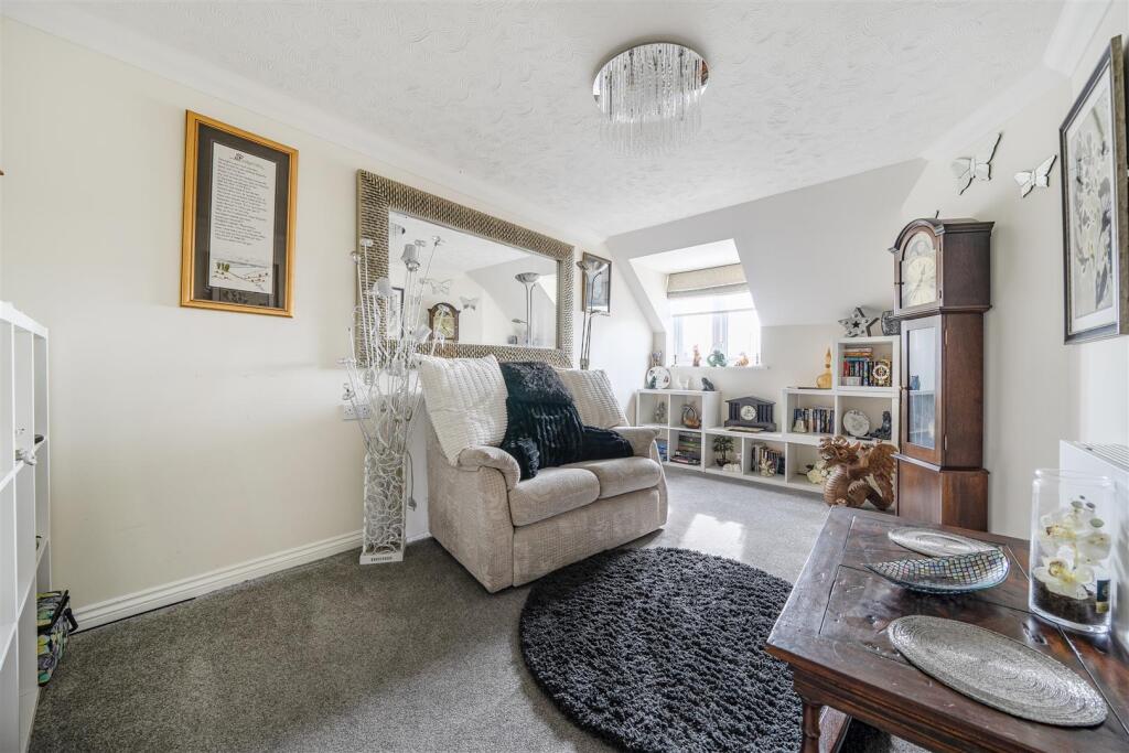 Apartment in Portsmouth - View 3