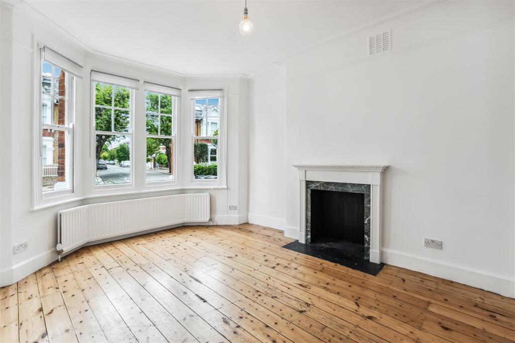 Apartment in London - More