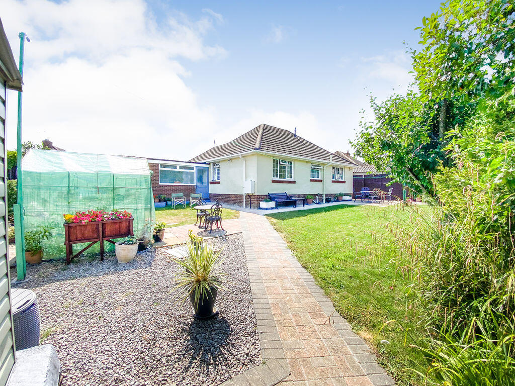 Nursery Grove, Hedge End, SO30 photo 3
