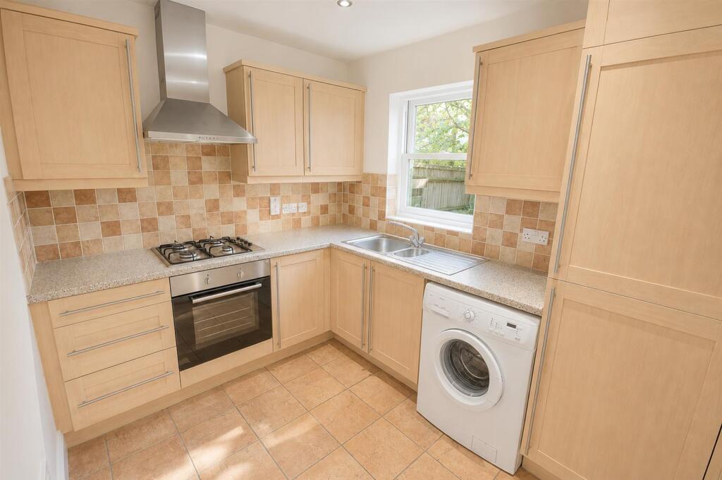 Apartment in Cheltenham, Warden Hill, Lansdown - View 2