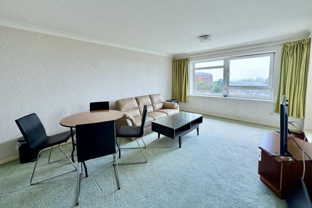 Apartment in Bournemouth - More