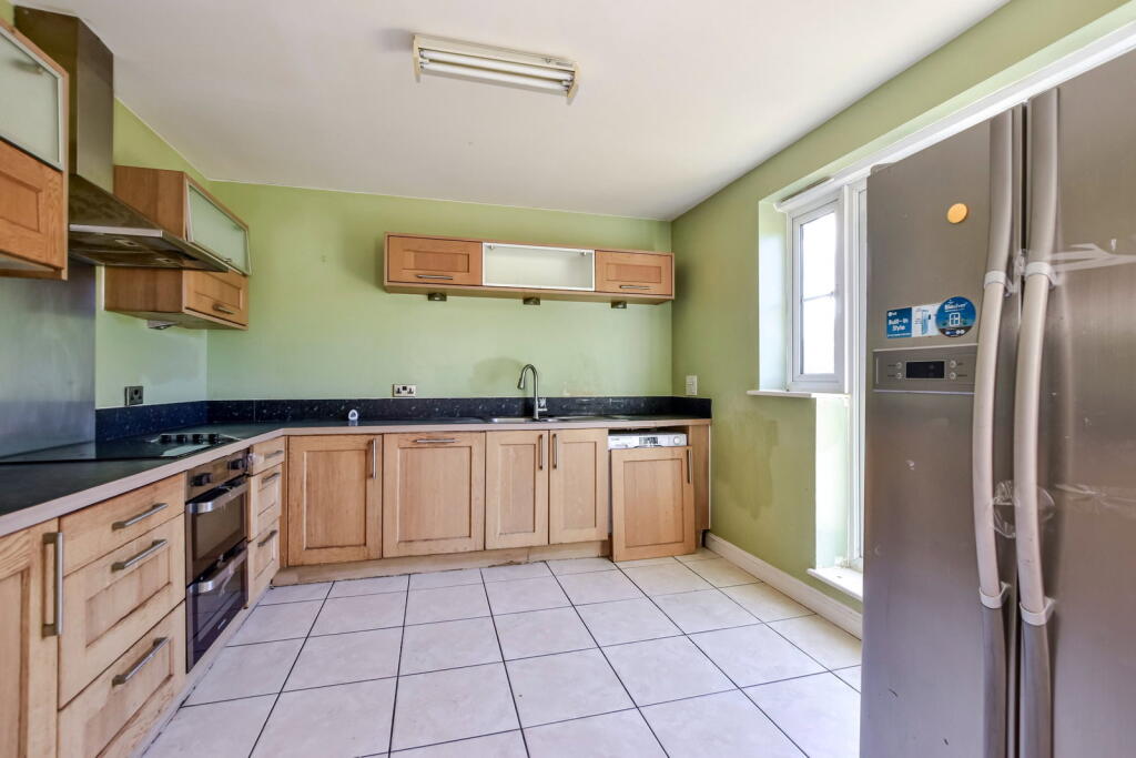 Apartment in Watford - View 5