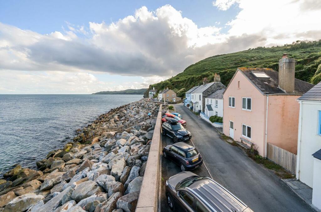 Main image of property: Beesands