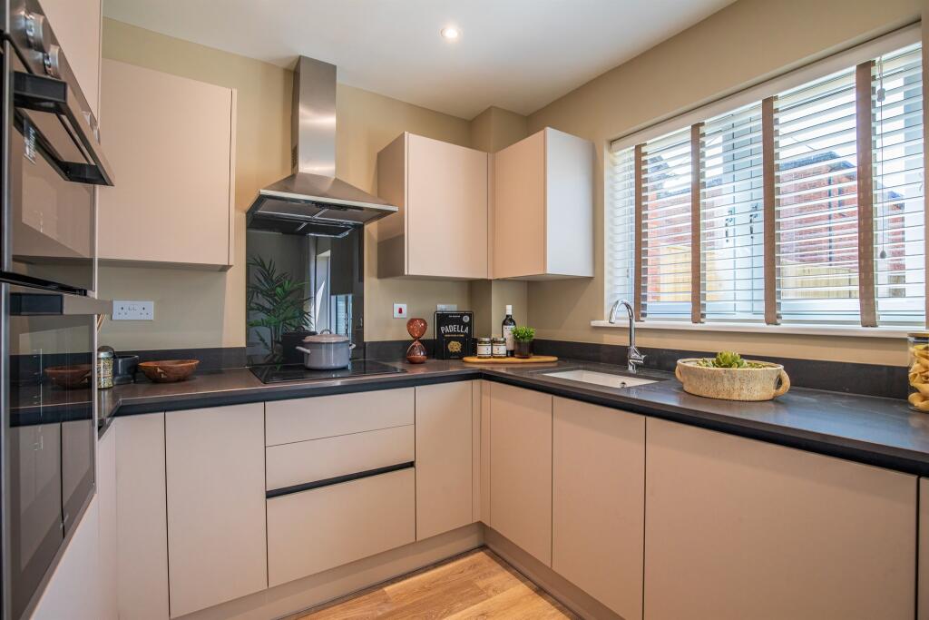 House in Eastleigh - View 3