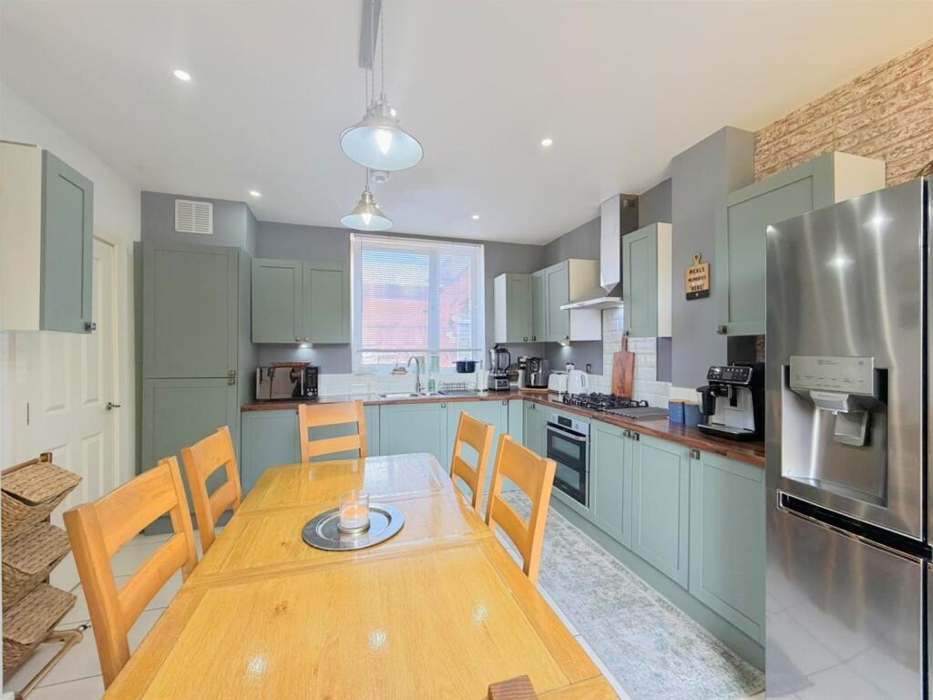 House in Leicester, Crown Hills - More